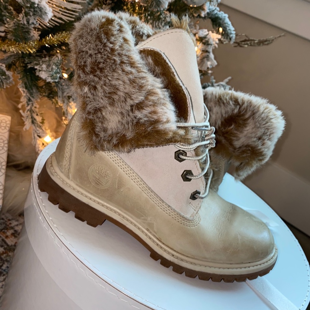 Boots w the Fur